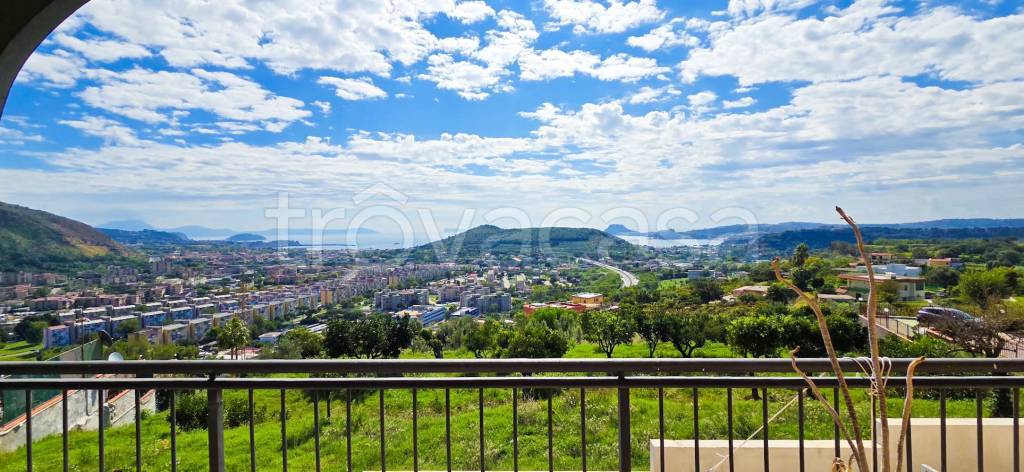 casa indipendente in vendita a Pozzuoli