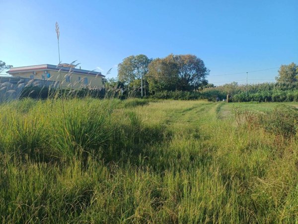 terreno agricolo in vendita a Pozzuoli in zona Licola Lido