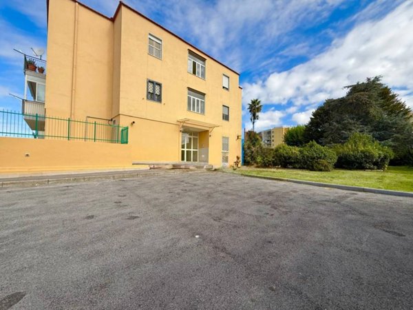 appartamento in vendita a Pozzuoli in zona Monterusciello
