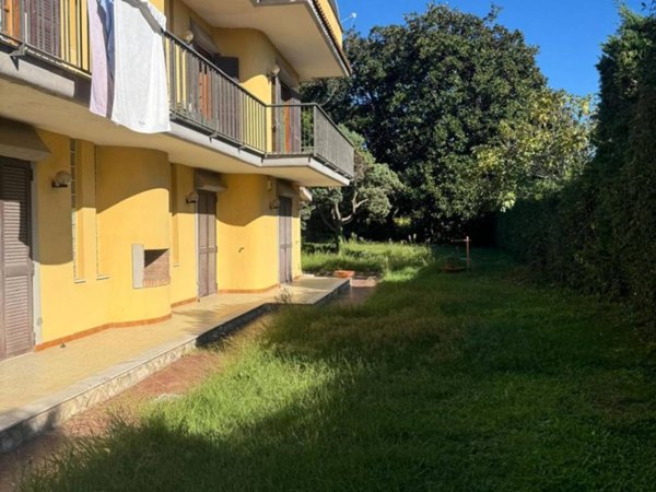 casa indipendente in vendita a Pozzuoli