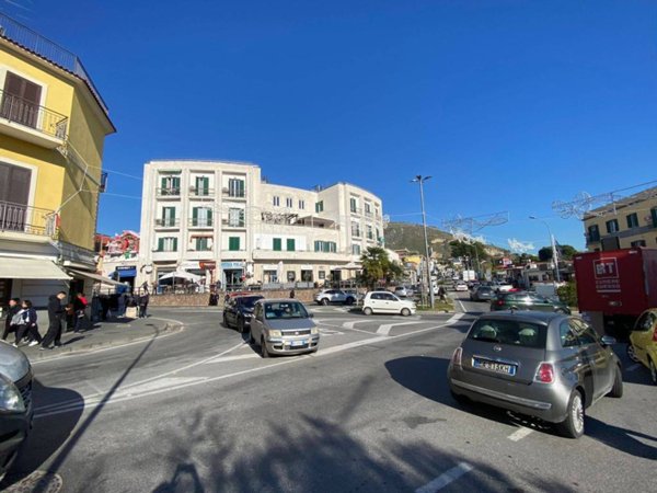 appartamento in vendita a Pozzuoli in zona Arco Felice