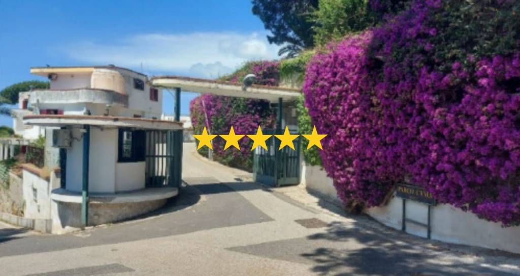 casa indipendente in vendita a Pozzuoli