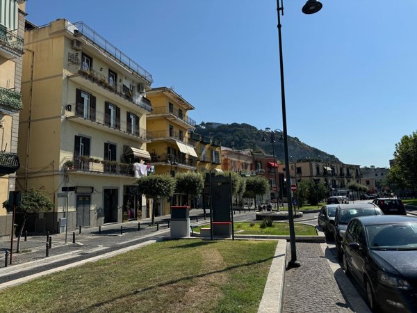 trivano in vendita a Pozzuoli