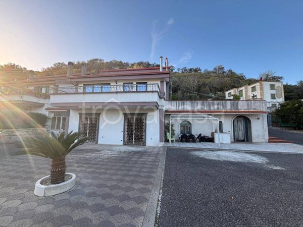 casa indipendente in vendita a Pozzuoli