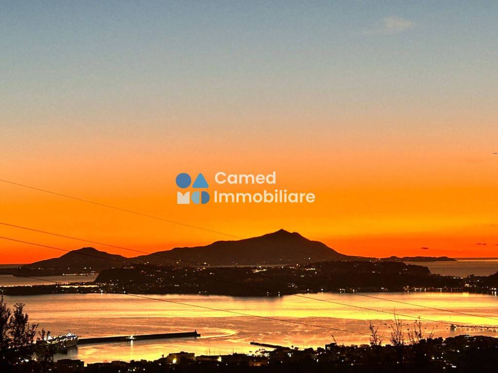 casa indipendente in vendita a Pozzuoli