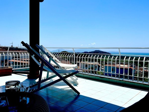 casa indipendente in vendita a Pozzuoli in zona Licola Lido