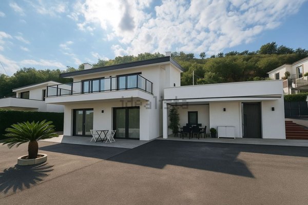 casa indipendente in vendita a Pozzuoli