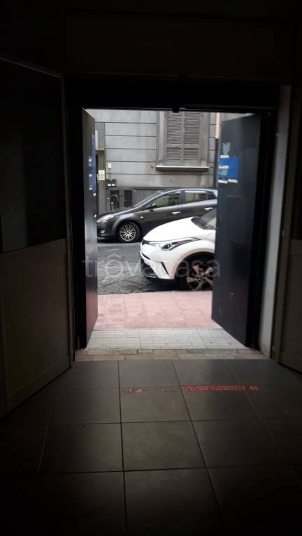 negozio in vendita a Pozzuoli