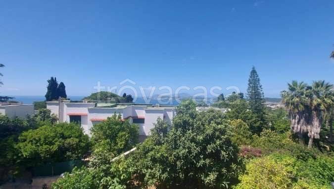 casa indipendente in vendita a Pozzuoli in zona Monterusciello