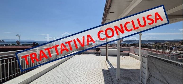 appartamento in vendita a Pozzuoli in zona Lucrino