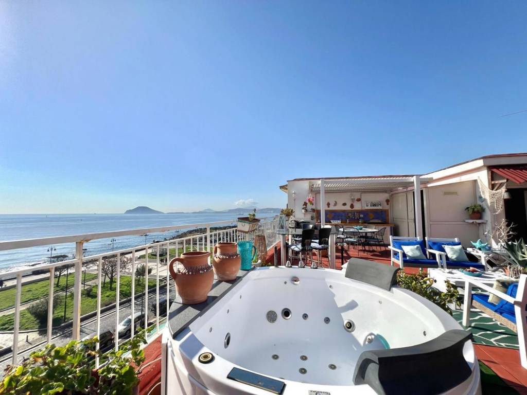 appartamento in vendita a Pozzuoli