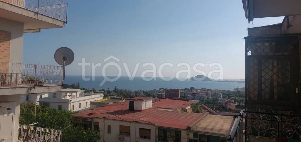 appartamento in vendita a Pozzuoli in zona Solfatara
