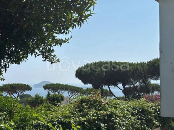 casa indipendente in vendita a Pozzuoli in zona Cuma