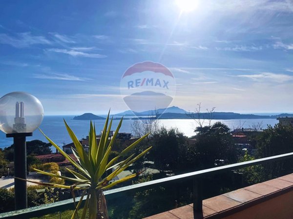 casa indipendente in vendita a Pozzuoli