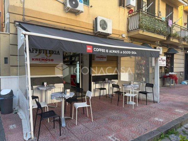 negozio in vendita a Pozzuoli