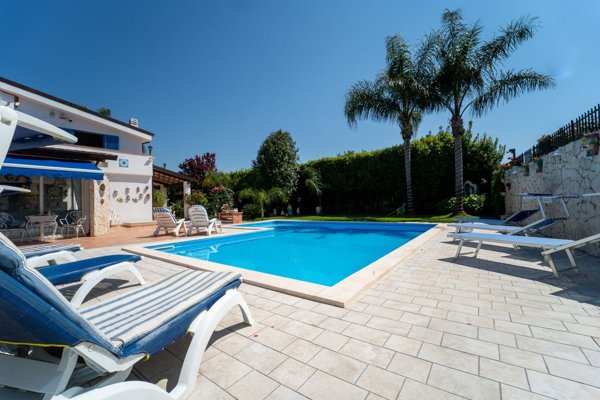 casa indipendente in vendita a Pozzuoli