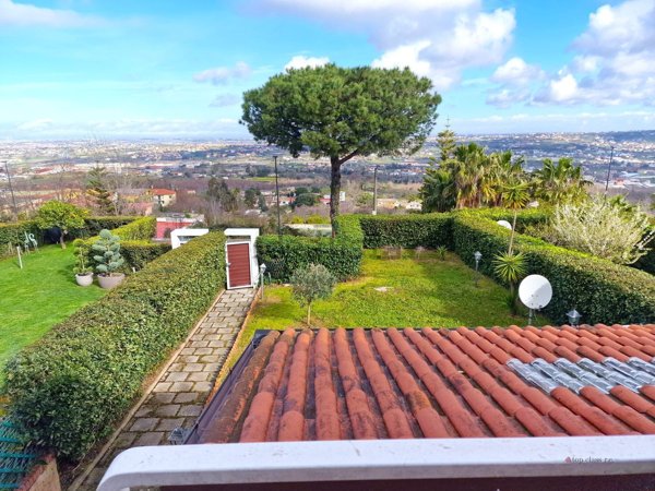 pentavano in vendita a Pozzuoli in zona Monterusciello