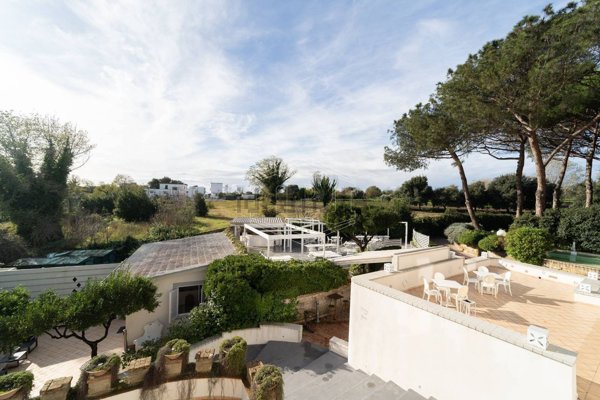 casa indipendente in vendita a Pozzuoli in zona Arco Felice