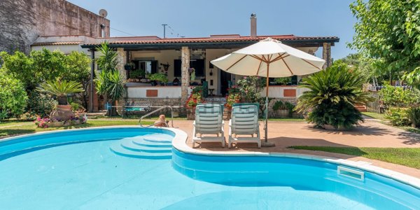 casa indipendente in vendita a Pozzuoli