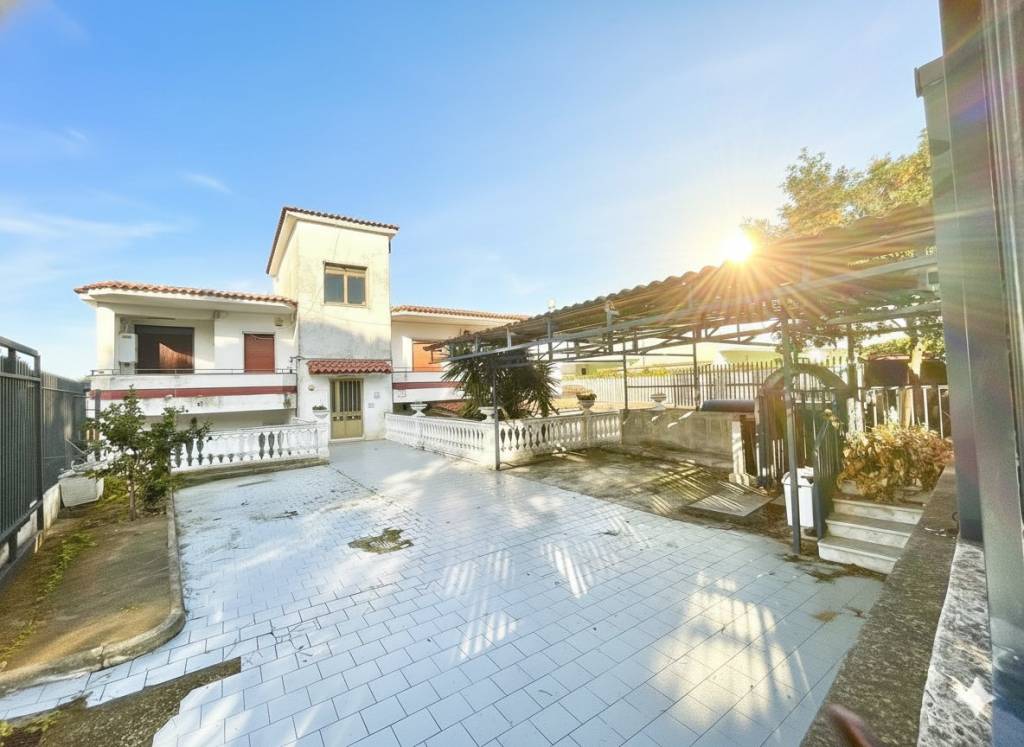 appartamento in vendita a Pozzuoli in zona Monterusciello