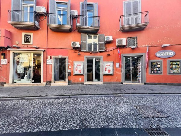 negozio in vendita a Pozzuoli