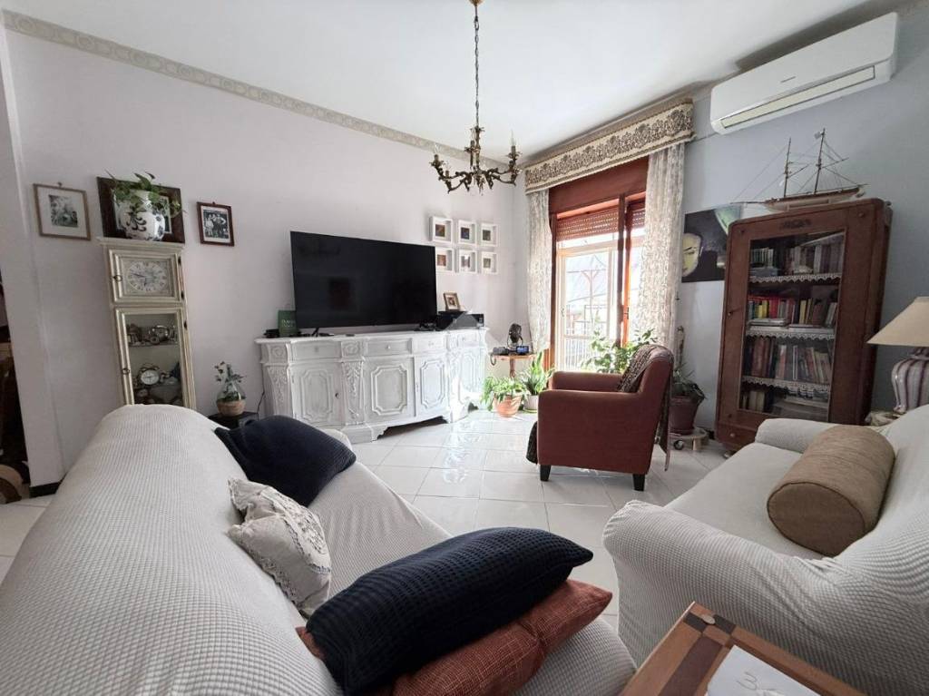 appartamento in vendita a Pozzuoli in zona Solfatara