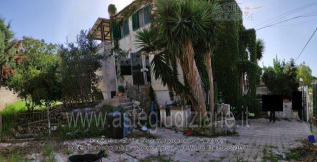 casa indipendente in vendita a Pozzuoli