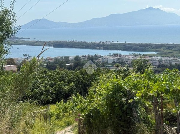 terreno agricolo in vendita a Pozzuoli in zona Arco Felice