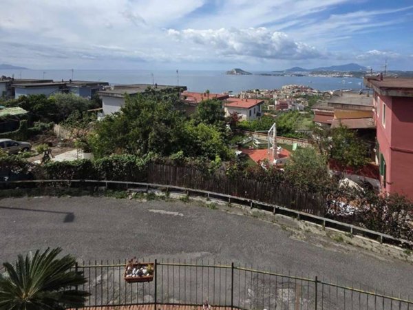 appartamento in vendita a Pozzuoli in zona Solfatara