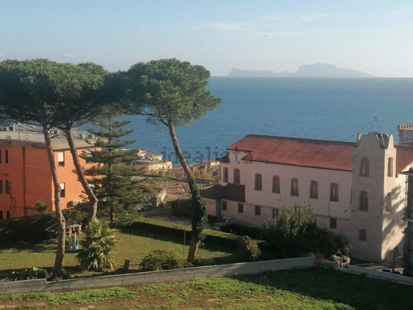 appartamento in vendita a Pozzuoli