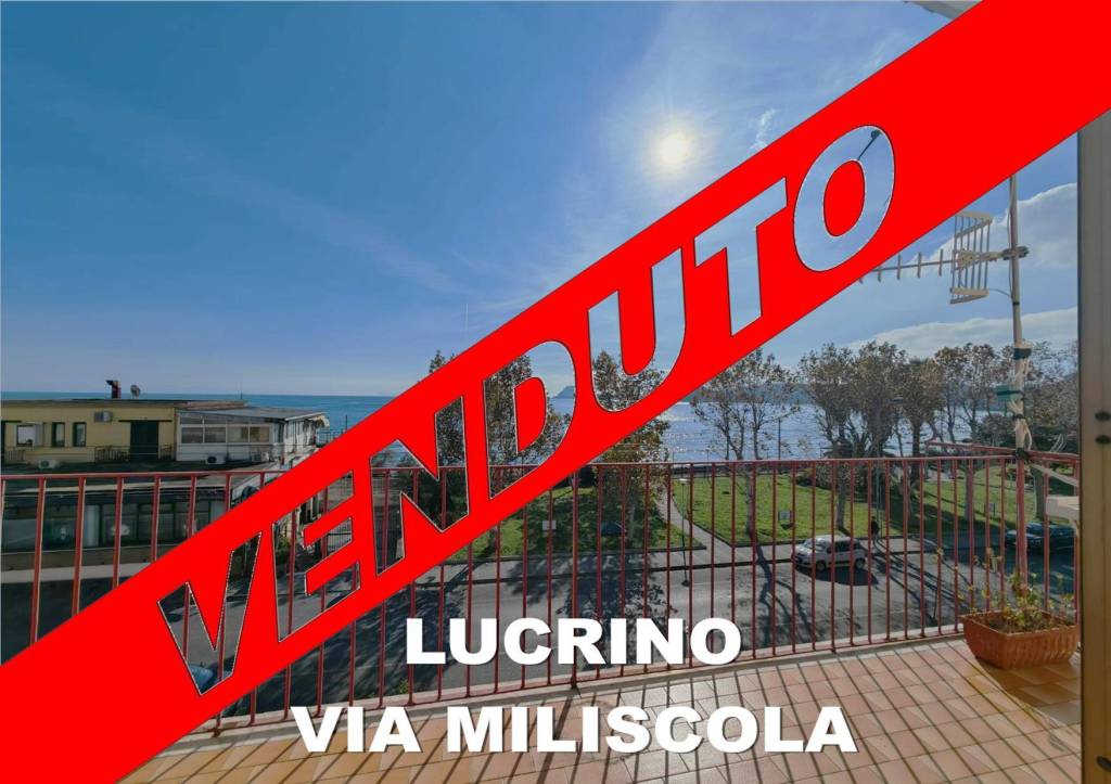 appartamento in vendita a Pozzuoli in zona Lucrino