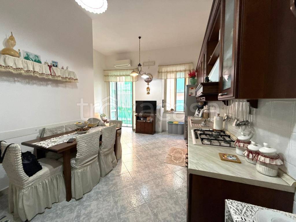 appartamento in vendita a Pozzuoli in zona Monterusciello