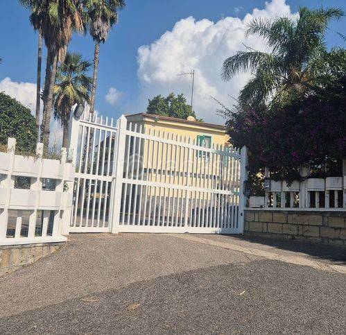 casa indipendente in vendita a Pozzuoli