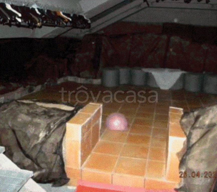 locale commerciale in vendita a Pozzuoli