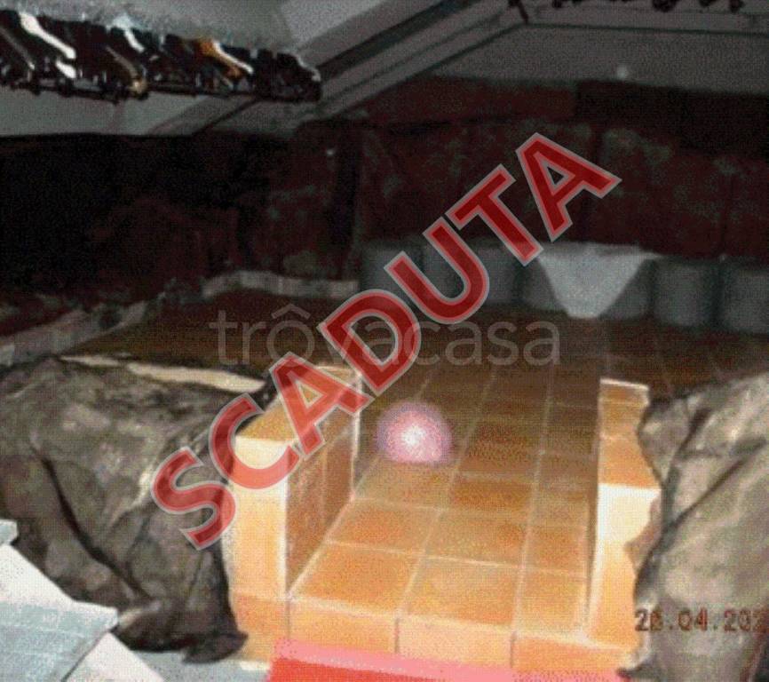 locale commerciale in vendita a Pozzuoli