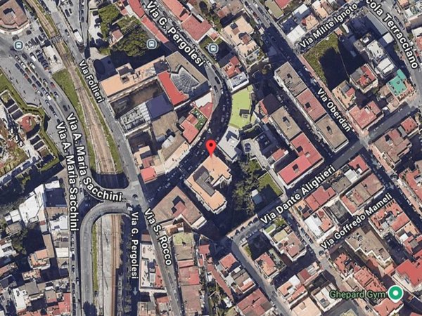 negozio in vendita a Pozzuoli