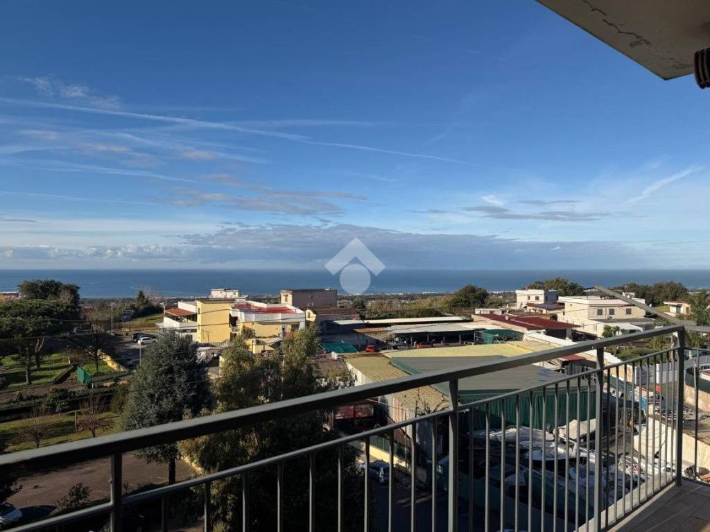 appartamento in vendita a Pozzuoli in zona Monterusciello