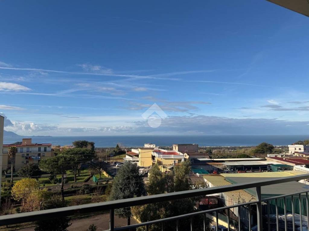 appartamento in vendita a Pozzuoli in zona Monterusciello