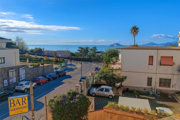 appartamento in vendita a Pozzuoli in zona Solfatara