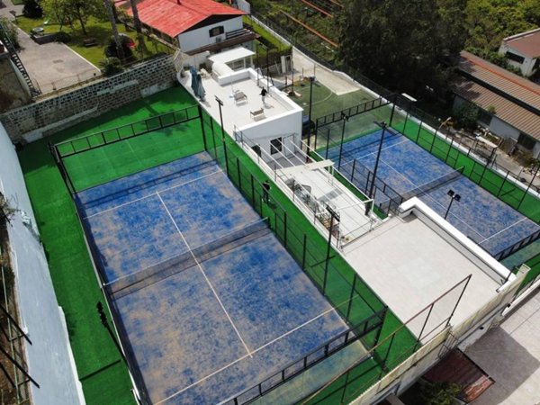 negozio in vendita a Pozzuoli in zona Lucrino