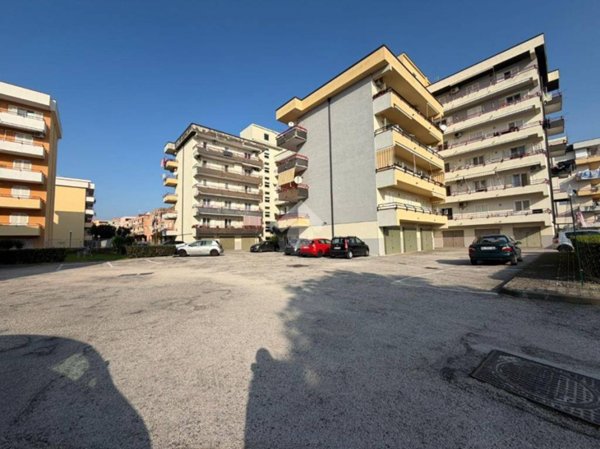 appartamento in vendita a Pozzuoli in zona Monterusciello