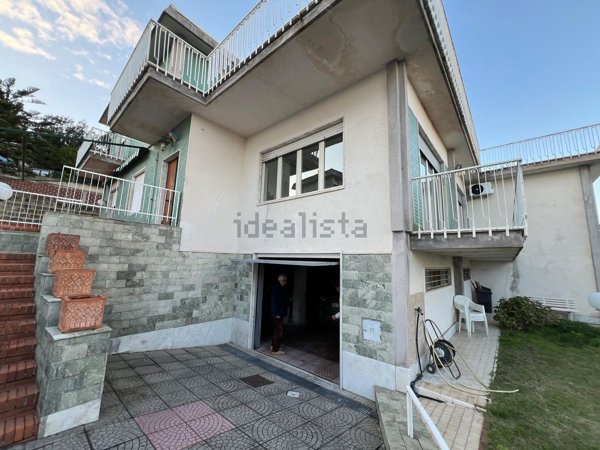 casa indipendente in vendita a Pozzuoli
