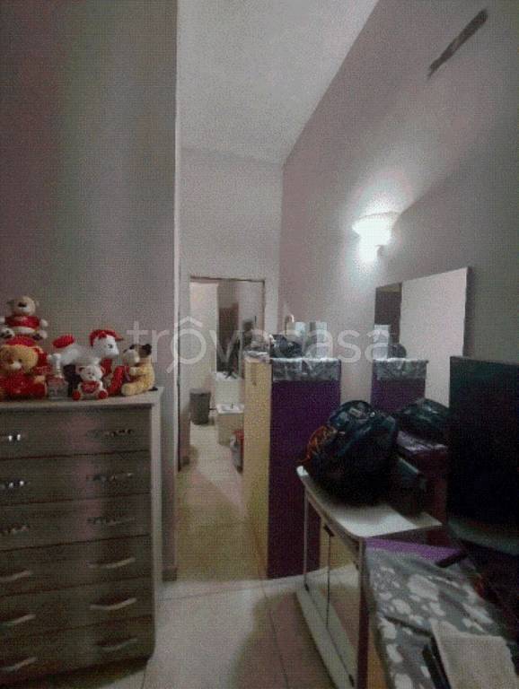 negozio in vendita a Pozzuoli in zona Monterusciello