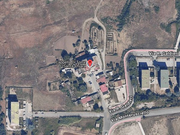 negozio in vendita a Pozzuoli in zona Monterusciello