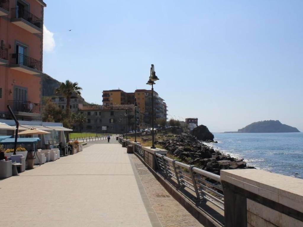 appartamento in vendita a Pozzuoli