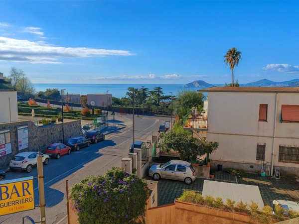 appartamento in vendita a Pozzuoli in zona Solfatara