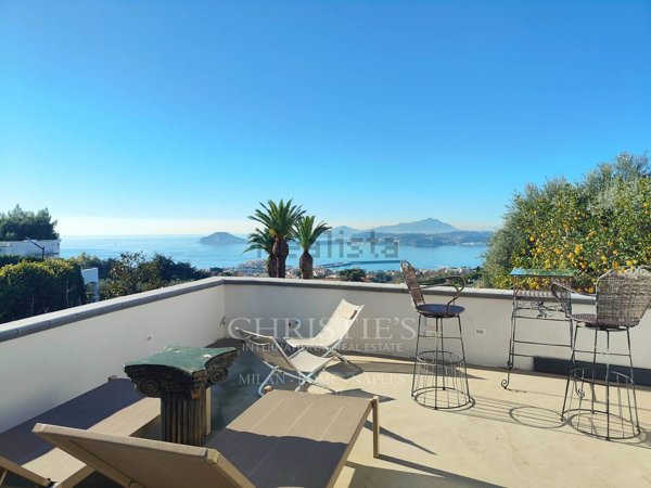 appartamento in vendita a Pozzuoli in zona Cuma