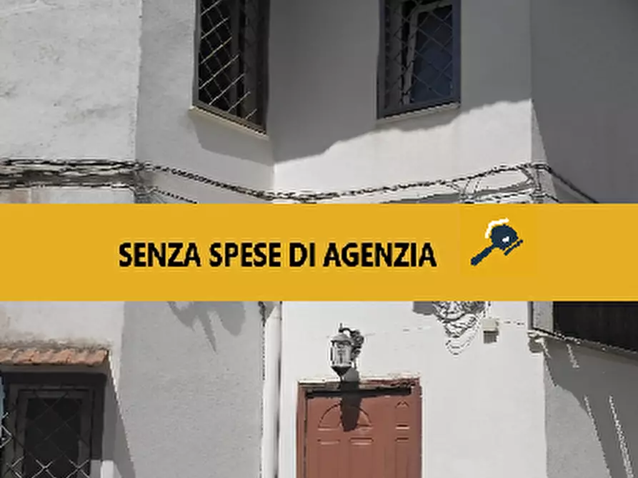 casa indipendente in vendita a Pozzuoli in zona Licola Lido