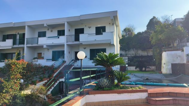 casa indipendente in vendita a Pozzuoli
