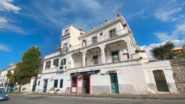 casa indipendente in vendita a Pozzuoli in zona Solfatara
